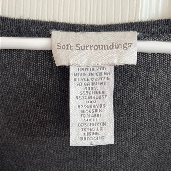 Soft Surroundings Elegant Black V-Neck Women's Top - Picture 4 of 6